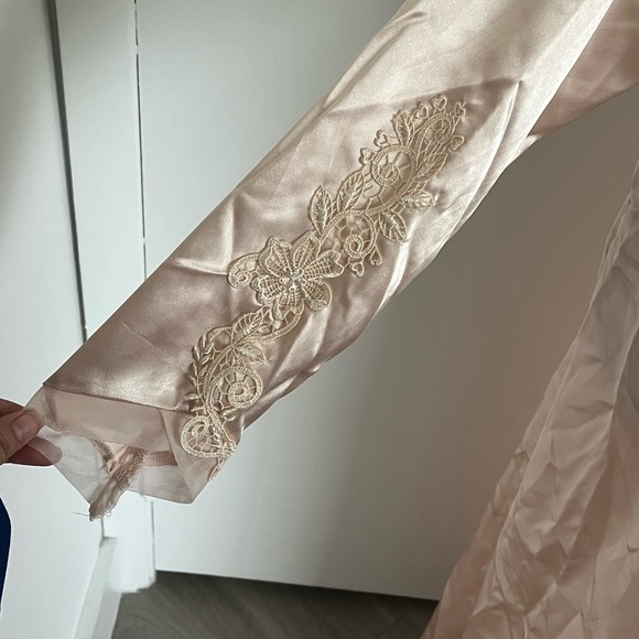 Peach Flora Nikrooz Color Sleep Robe Silk Like Material - Picture 4 of 7